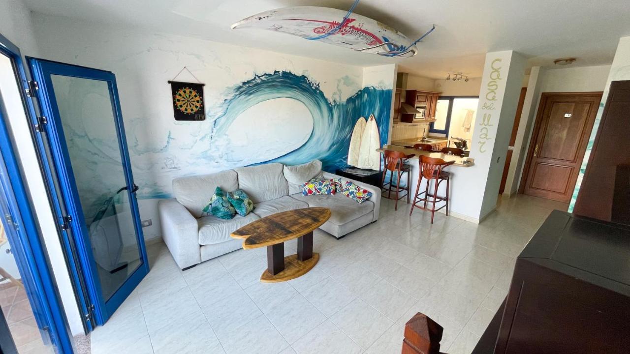 파마라 Red Star Surf & Yoga Camp Lanzarote 호스텔 외부 사진