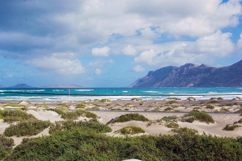 파마라 Red Star Surf & Yoga Camp Lanzarote 호스텔 외부 사진